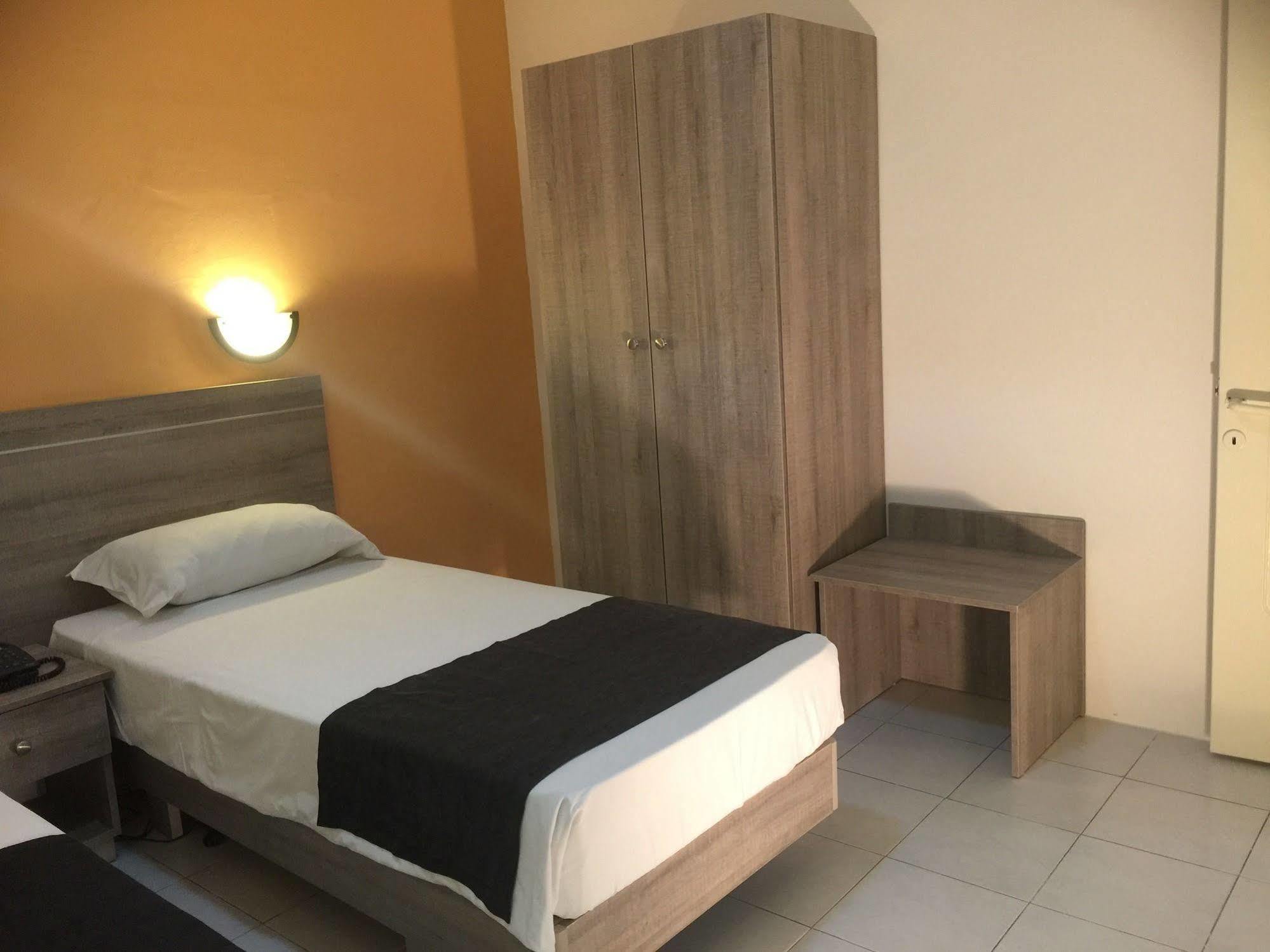 Hotel Dean Hamlet Saint Julian's